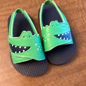 Baby gap alligator adjustable sandals 12-18 months